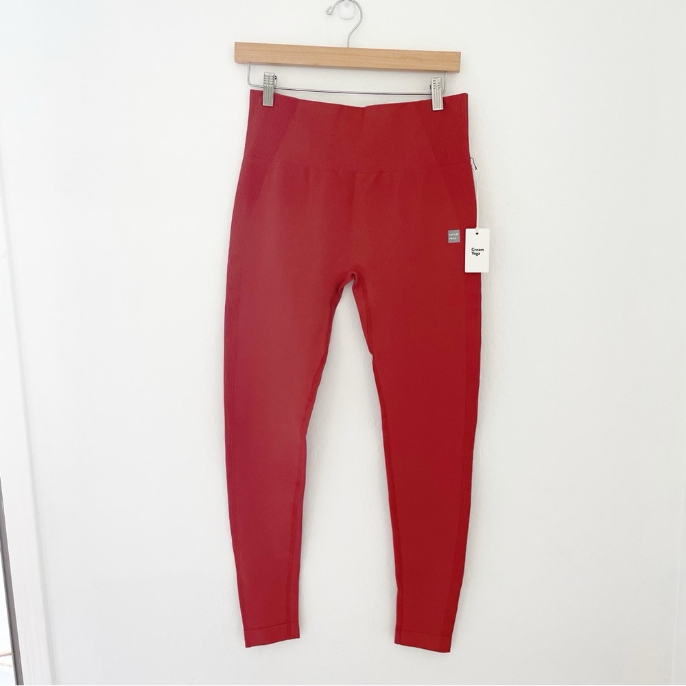 Cream Yoga seamless core leggings in rust size large